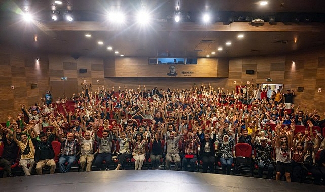 Büyükşehir’den işitme engellilere özel film gösterimi