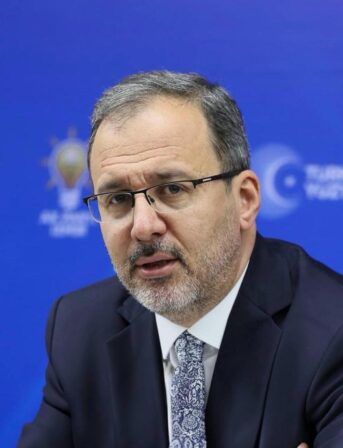 Kasapoğlu; Ateşten Gömlek Giyilerek Yürünen Bir Demokrasi Yolu