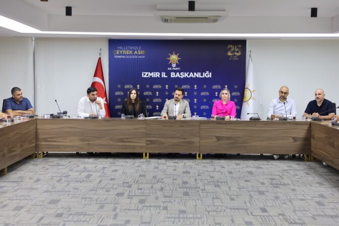 AK Parti İzmir’den 30 İlçe Tanıtım ve Medya Başkanları toplantısı!