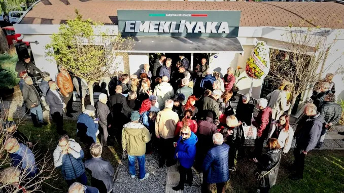 Karşıyaka’nın çınarları ‘Emekli Yaka’da buluşuyor