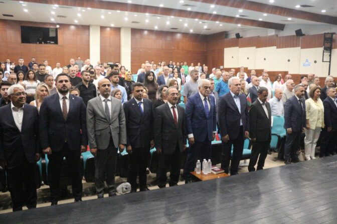 İZMİR’DE TARİHİ BULUŞMA: KARABAĞ ZAFERİ’NDEN ZENGEZUR HAYALİNE TÜRK DÜNYASI TEK YÜREK