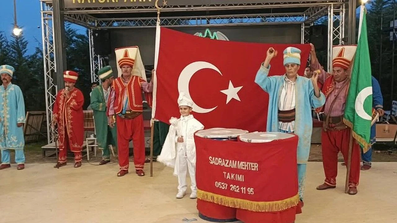 Manisa’da dillere destan sünnet düğünü!