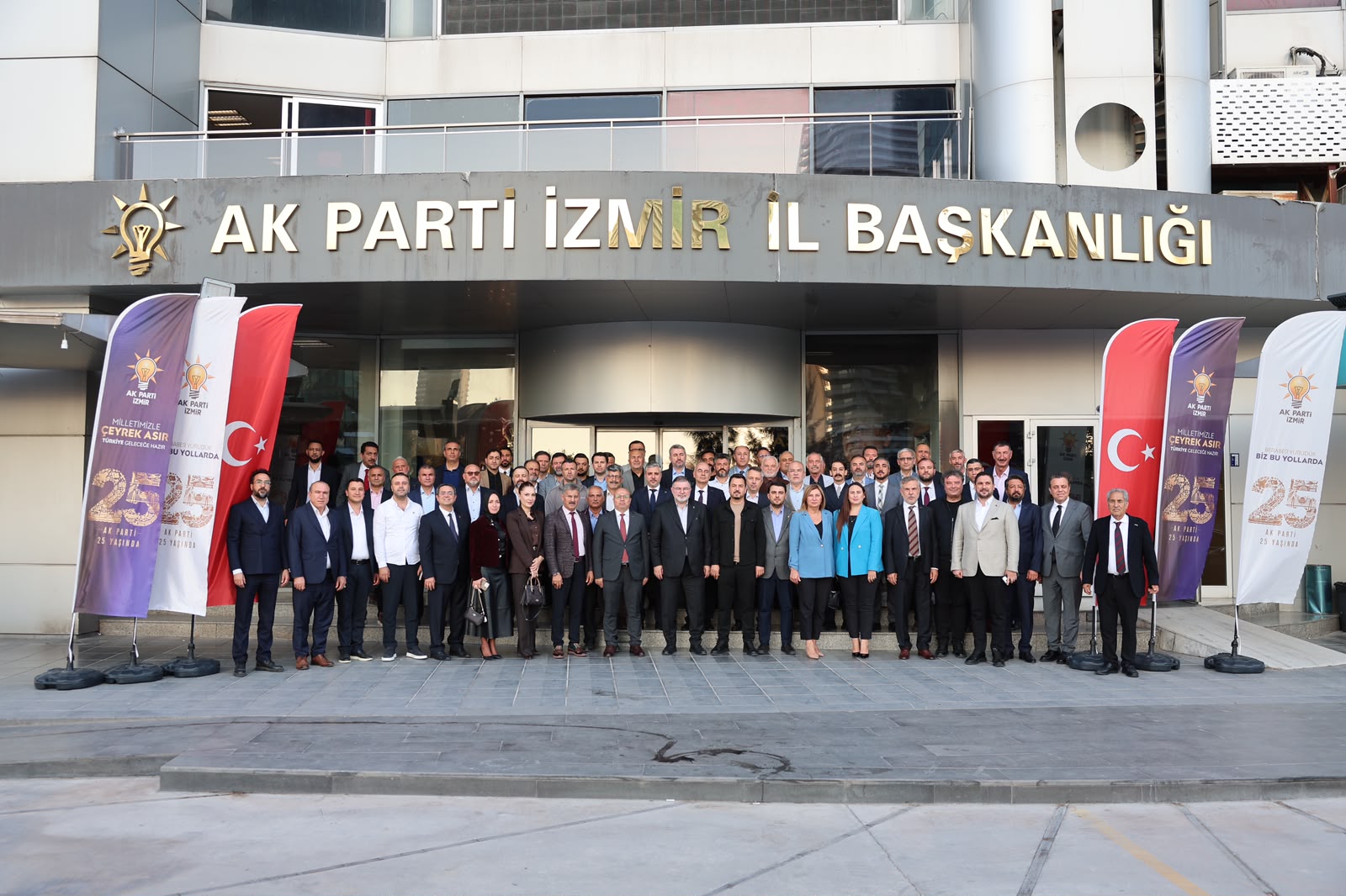 AK Parti İzmir İl Başkanlığında büyük STK buluşması…