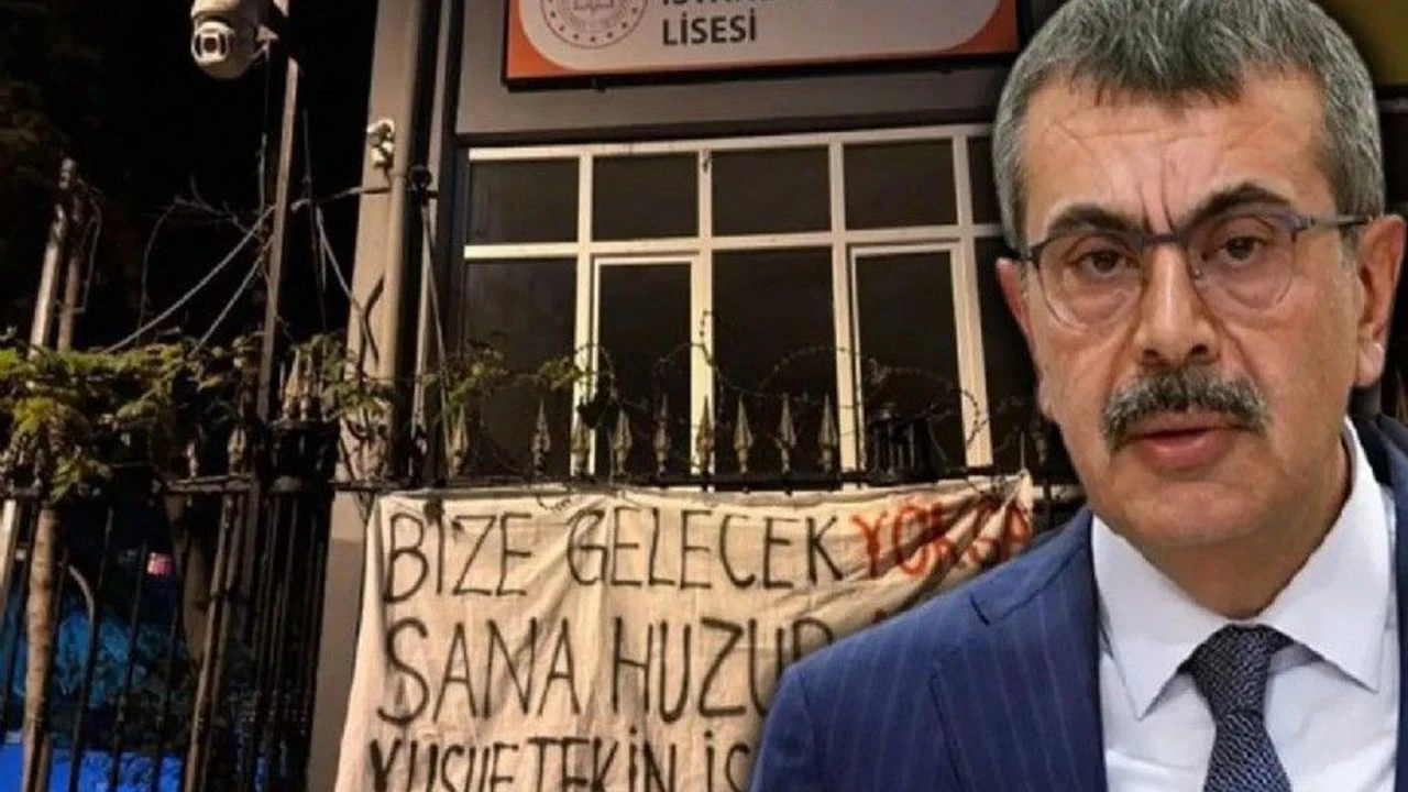 Bakan Yusuf Tekin’e pankartlı protesto: 2 öğrenci gözaltında